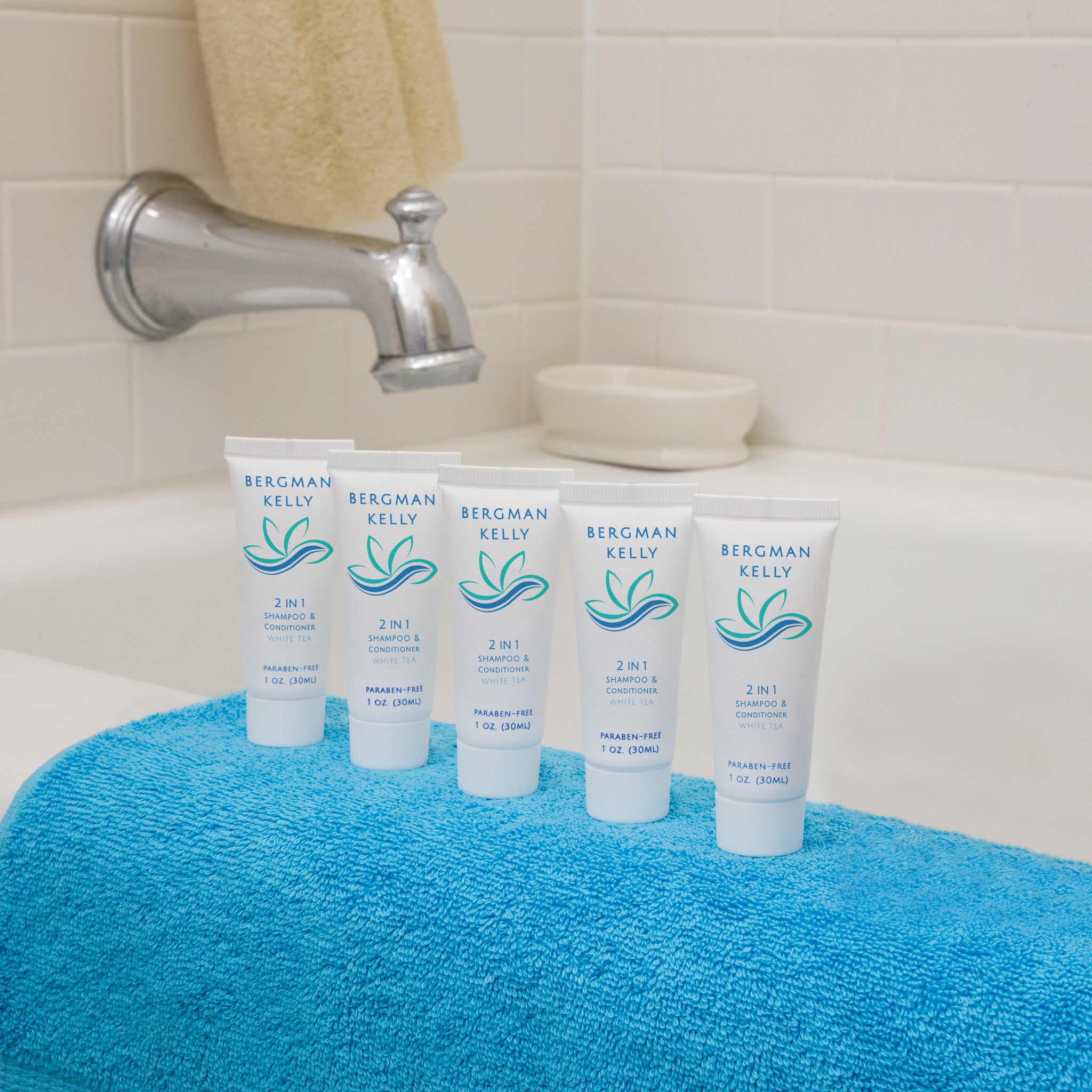 Bergman Kelly - Travel Size 2 in 1 Shampoo & Conditioner - 1 fl oz, 100 Pack, White Tea (BK-2IN1-30m100 - 651402368559)